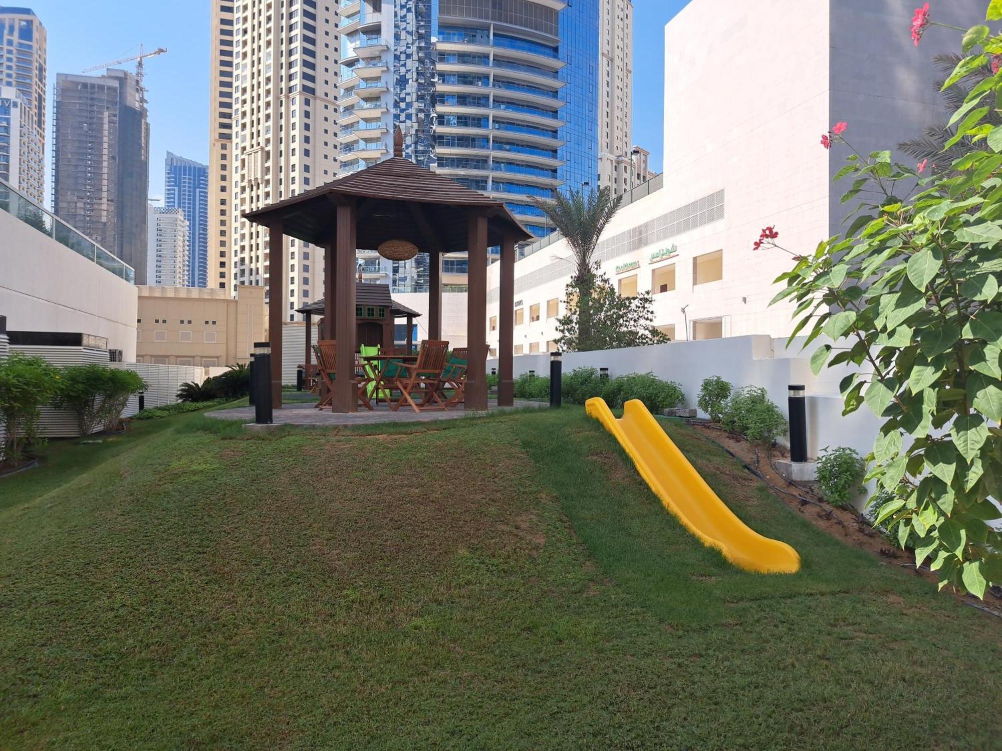 Barcelo Residences Dubai Marina Exteriör bild