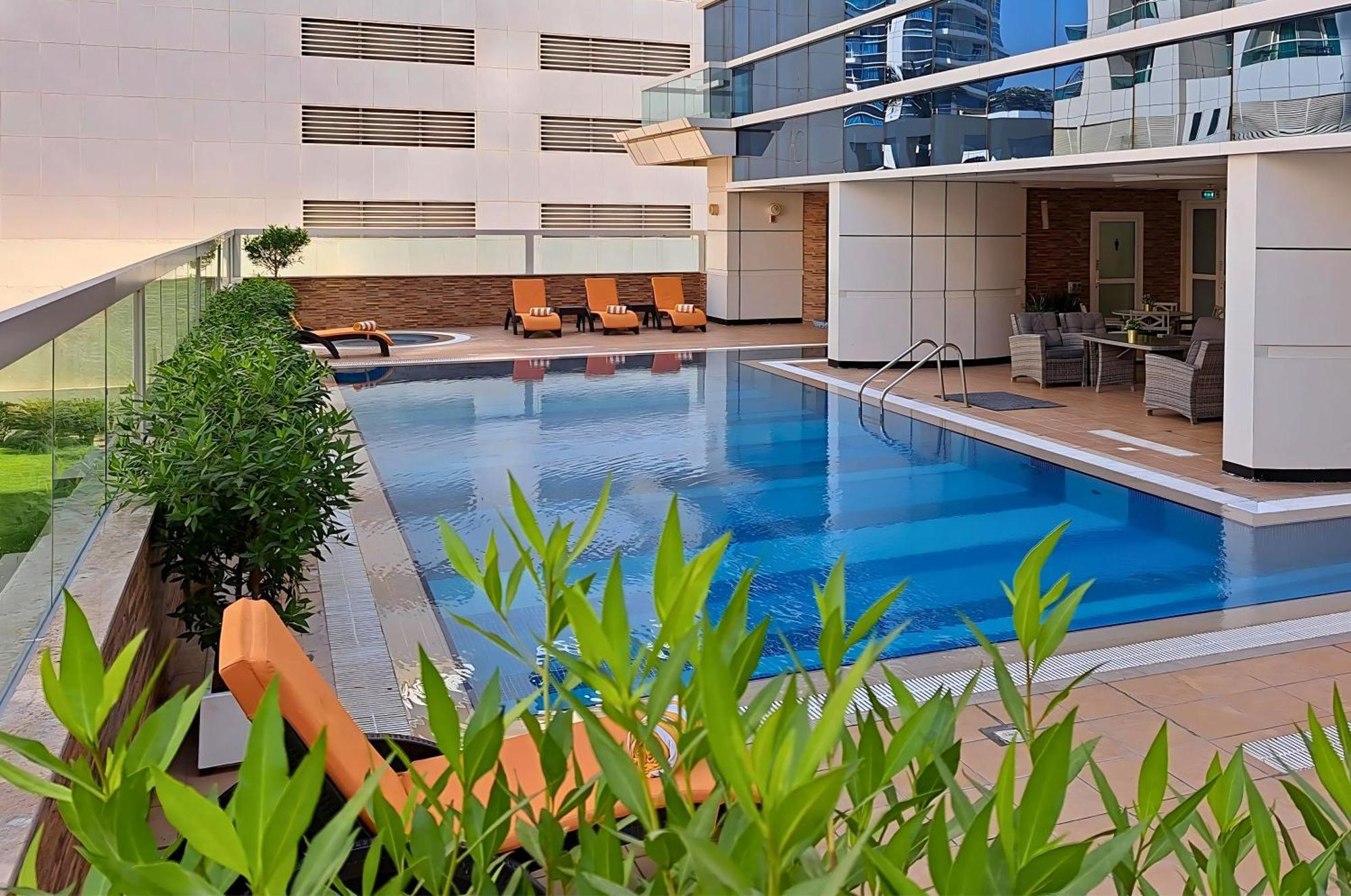 Barcelo Residences Dubai Marina Exteriör bild