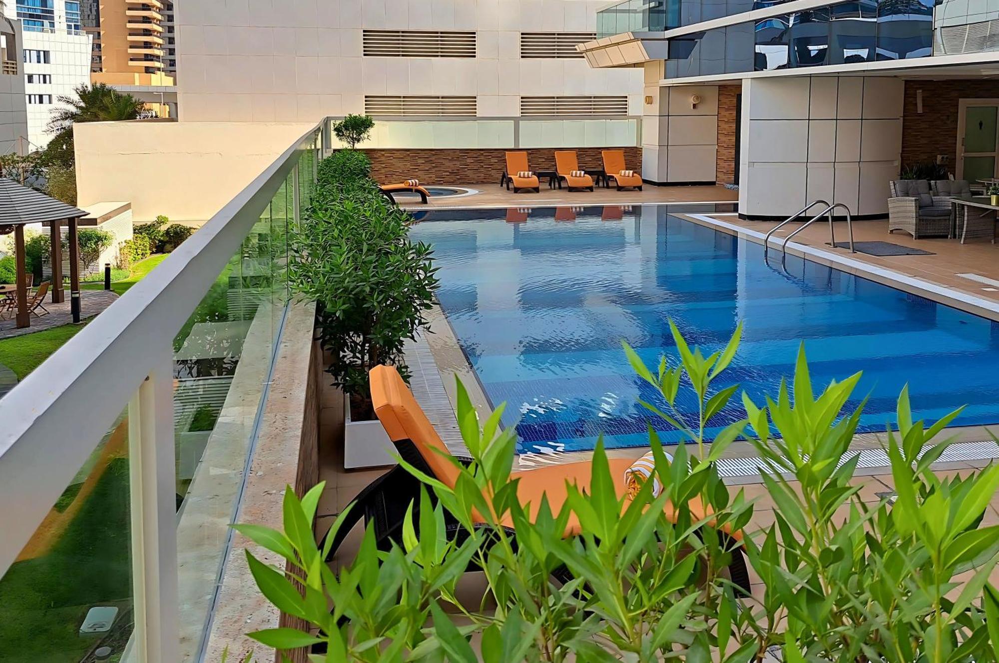Barcelo Residences Dubai Marina Exteriör bild